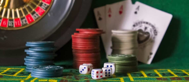 gambling-board-game-cards-chips