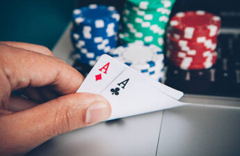 Online play poker hand with two aces